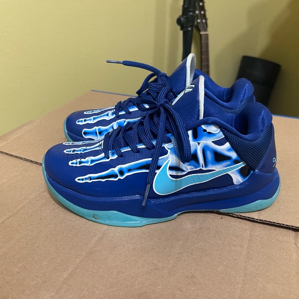 Nike Kobe Blue Skeleton Basketball Shoes Boys Size 4.5Y